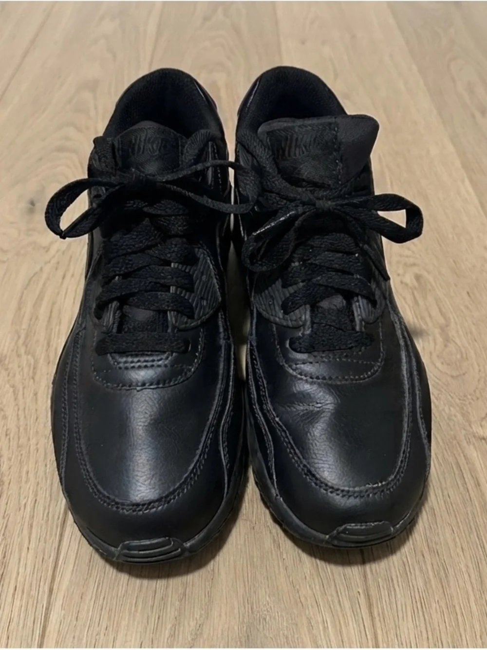 Nike Air Max Pro Sneakers Size 7Y - Blackout   🔥Great condition